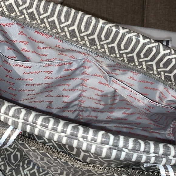 BNWOT Lou Harvey Diaper Bag - Picture 6 of 9